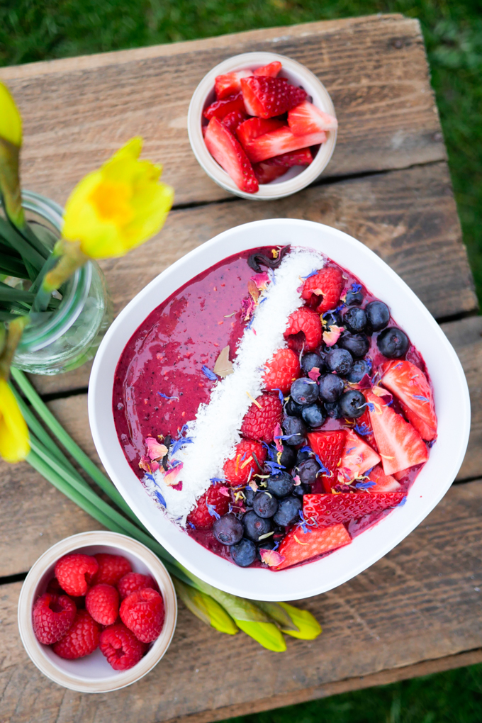 Acai Smoothie Bowl - A bowl full of superfoods
