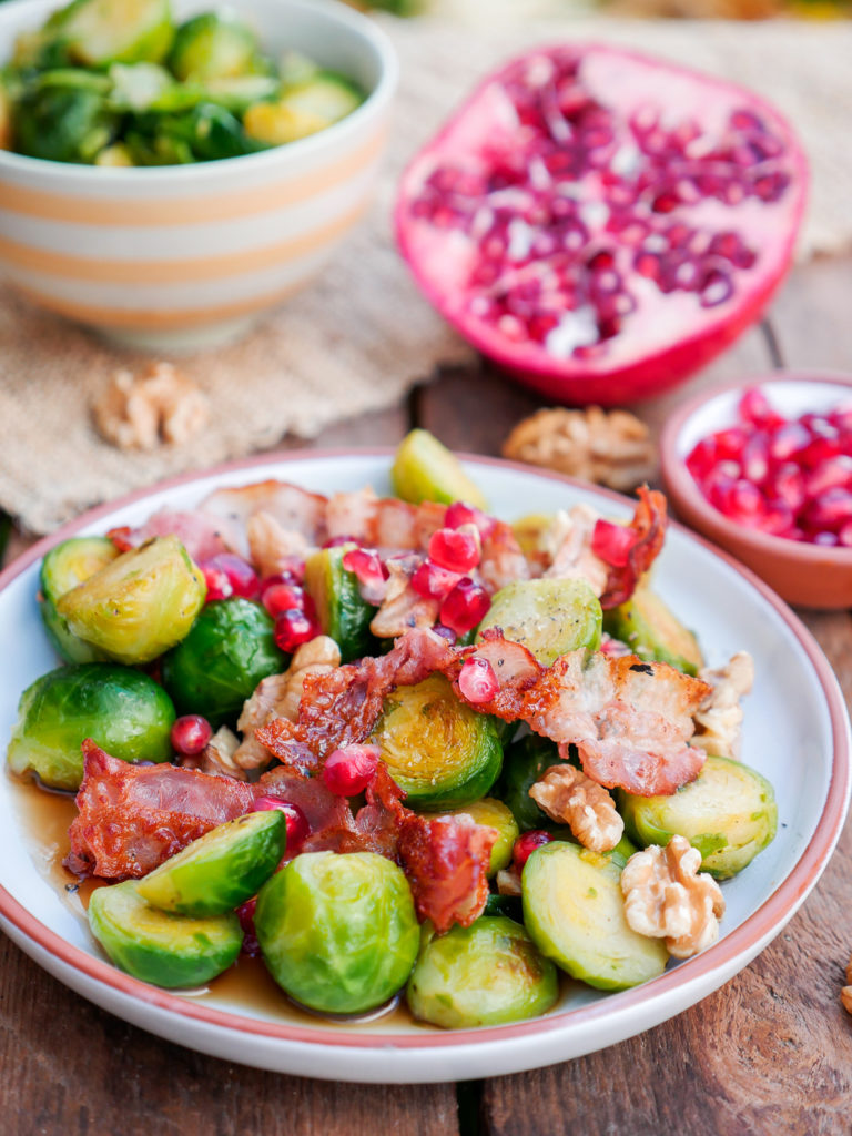  Fast Brussels sprouts pan with walnuts and pomegranate seeds 