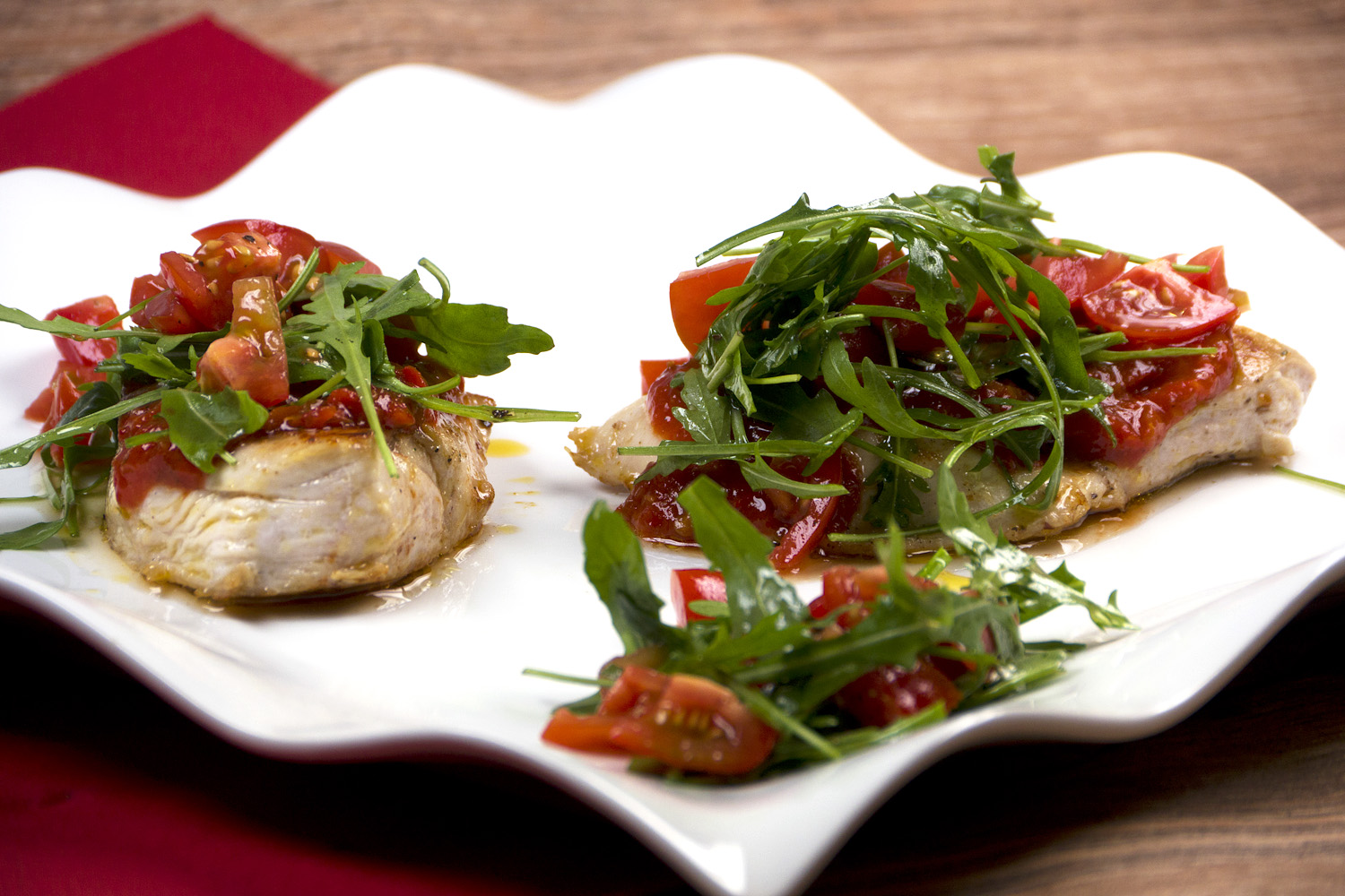  Savory Low Carb Chicken Breast Fillet with Ajvar, Ruccola and Tomatoes 