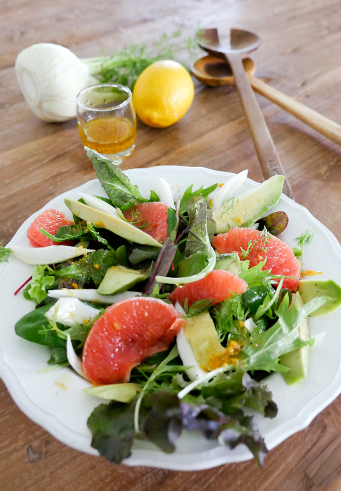  Summer salad with grapefruit, avocado and fennel 
